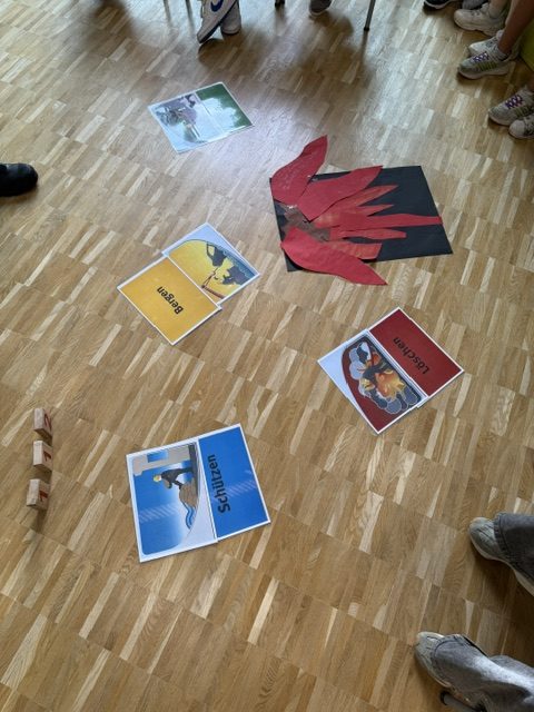 Bildkarten Bergen, Retten, Schützen und Löschen auf dem Hallenboden, Brandschutzerziehung Jahrgang 4